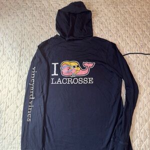 Women’s Vineyard Vines Graphic Hoodie Pkt Tee Whale LAX Vineyard Navy B8